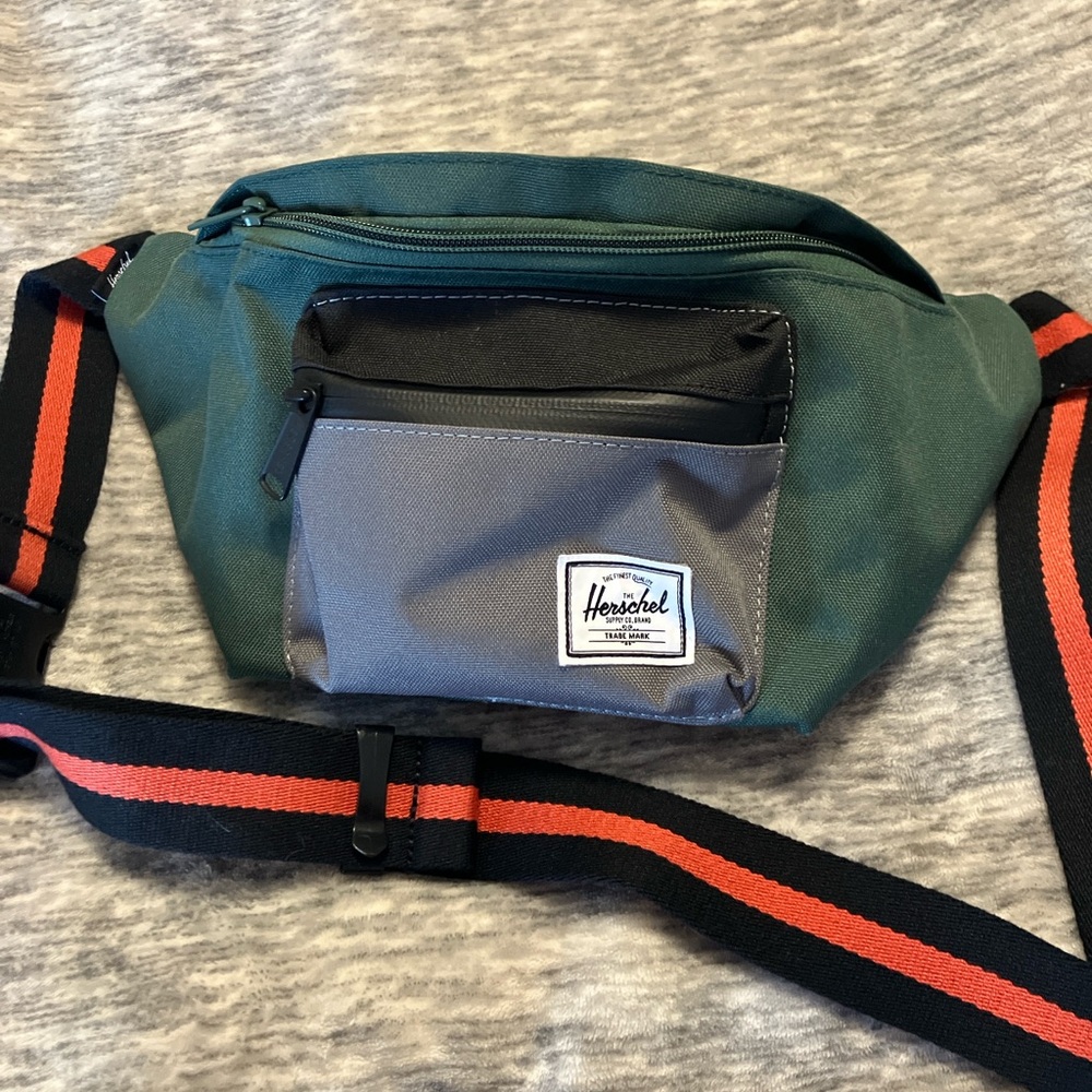 Herschel Supply Company Pop Quiz Forest Green and Charcoal Belt Bag